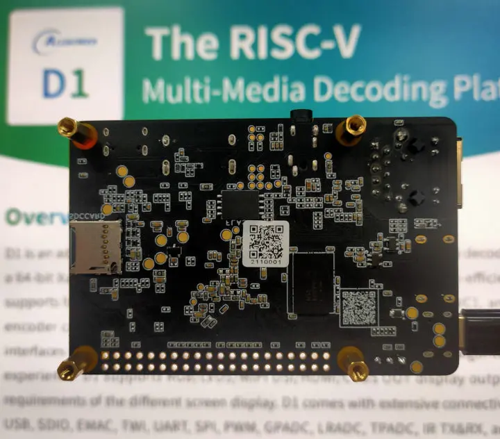 Raspberry Pi 400 powers dual-display retro-gaming console - CNX Software