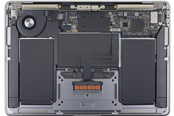 A look at the internals of the MacBook Air 2020. (Image source: iFixit)