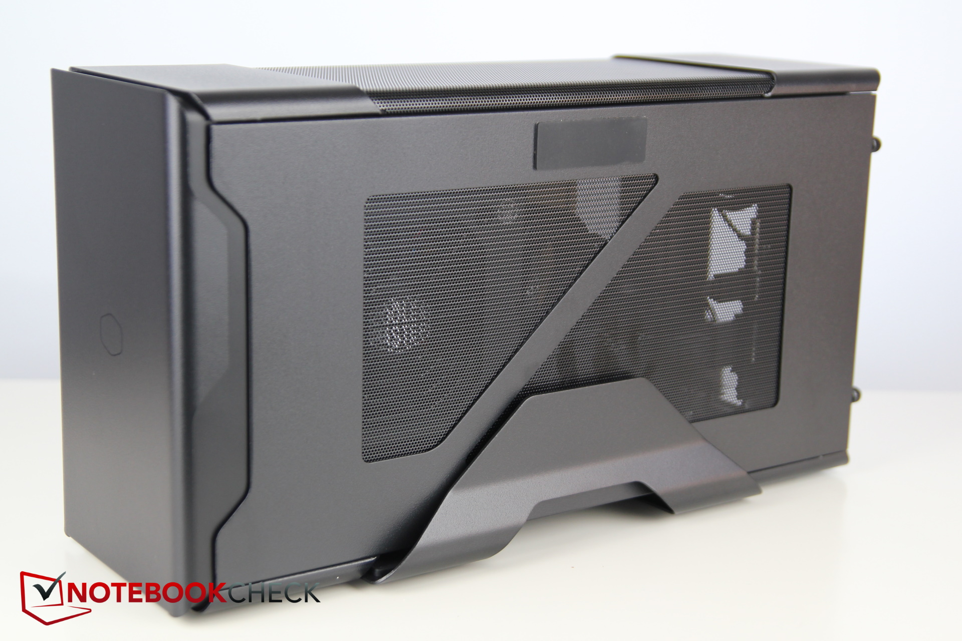 Cooler Master Mastercase Eg200 In Hands On Test Does An External Gpu Via Thunderbolt Case Make Sense Notebookcheck Net Reviews