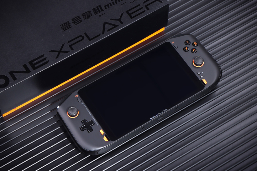 ONEXPLAYER mini now configurable with an AMD processor, two screen