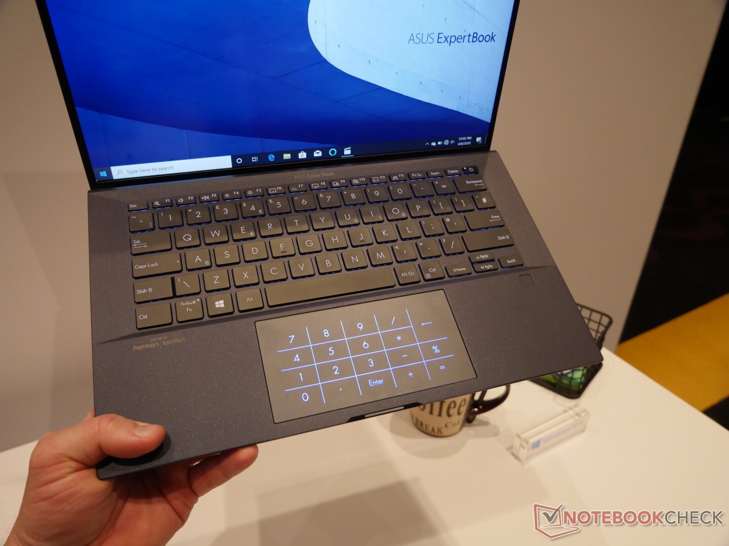 Asus renames the super-light AsusPro B9 to the ExpertBook B9 