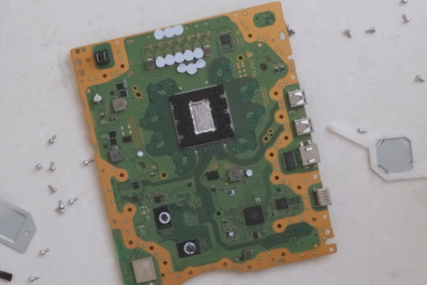 PS5 'Slim' Teardown Shows Everything Different From Original