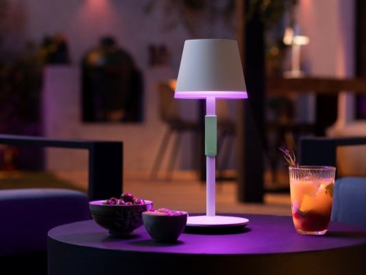 samenwerken element Mannelijkheid Philips Hue reveals new products including Go portable table lamp with up  to 48-hour battery life - NotebookCheck.net News
