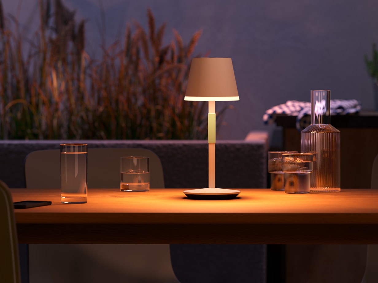 fire gange Legepladsudstyr Kro Long awaited Philips Hue Go portable table lamp now available -  NotebookCheck.net News