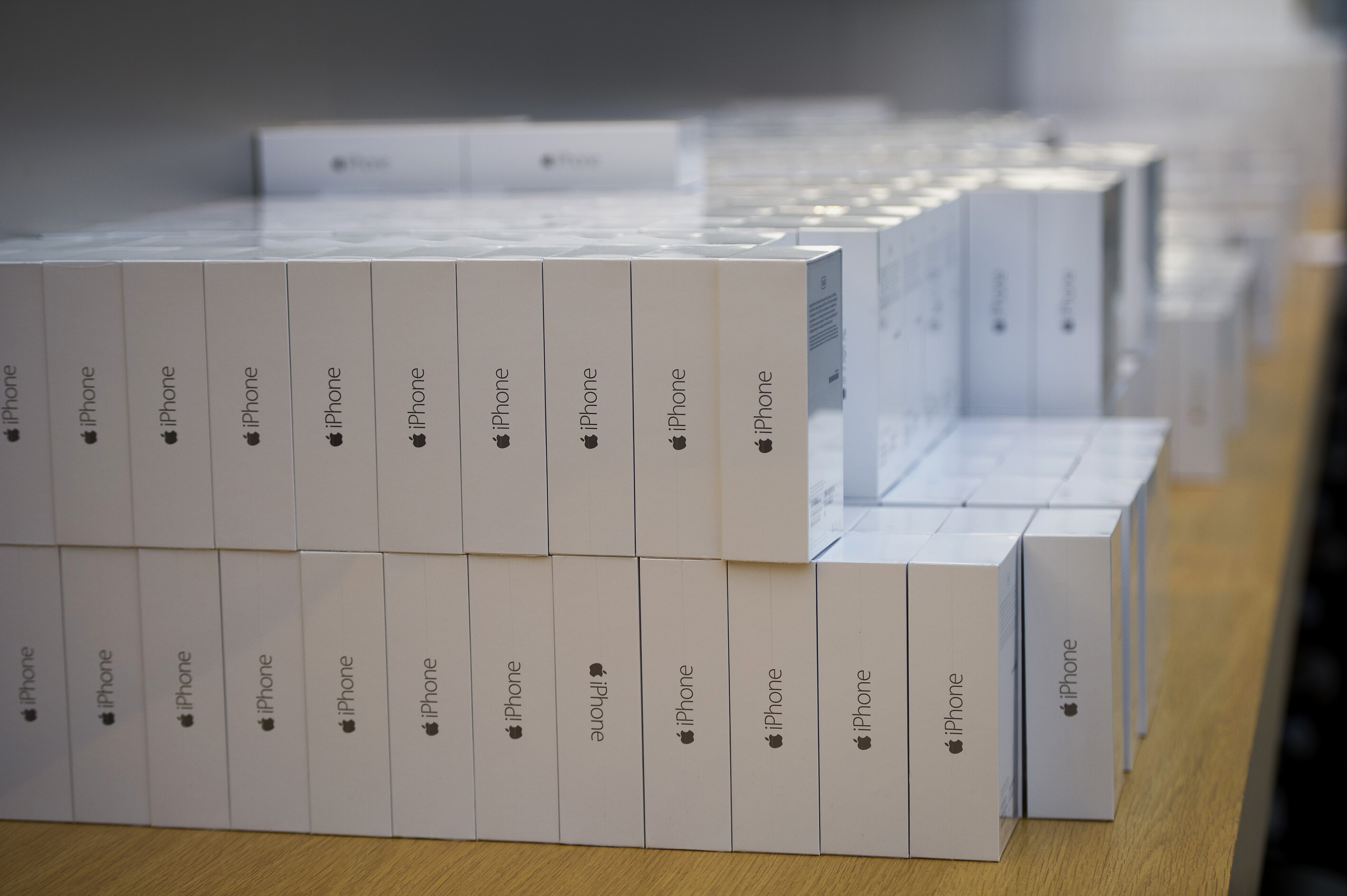 IDC forecasts smartphone shipment growth in 2019 and through 2022