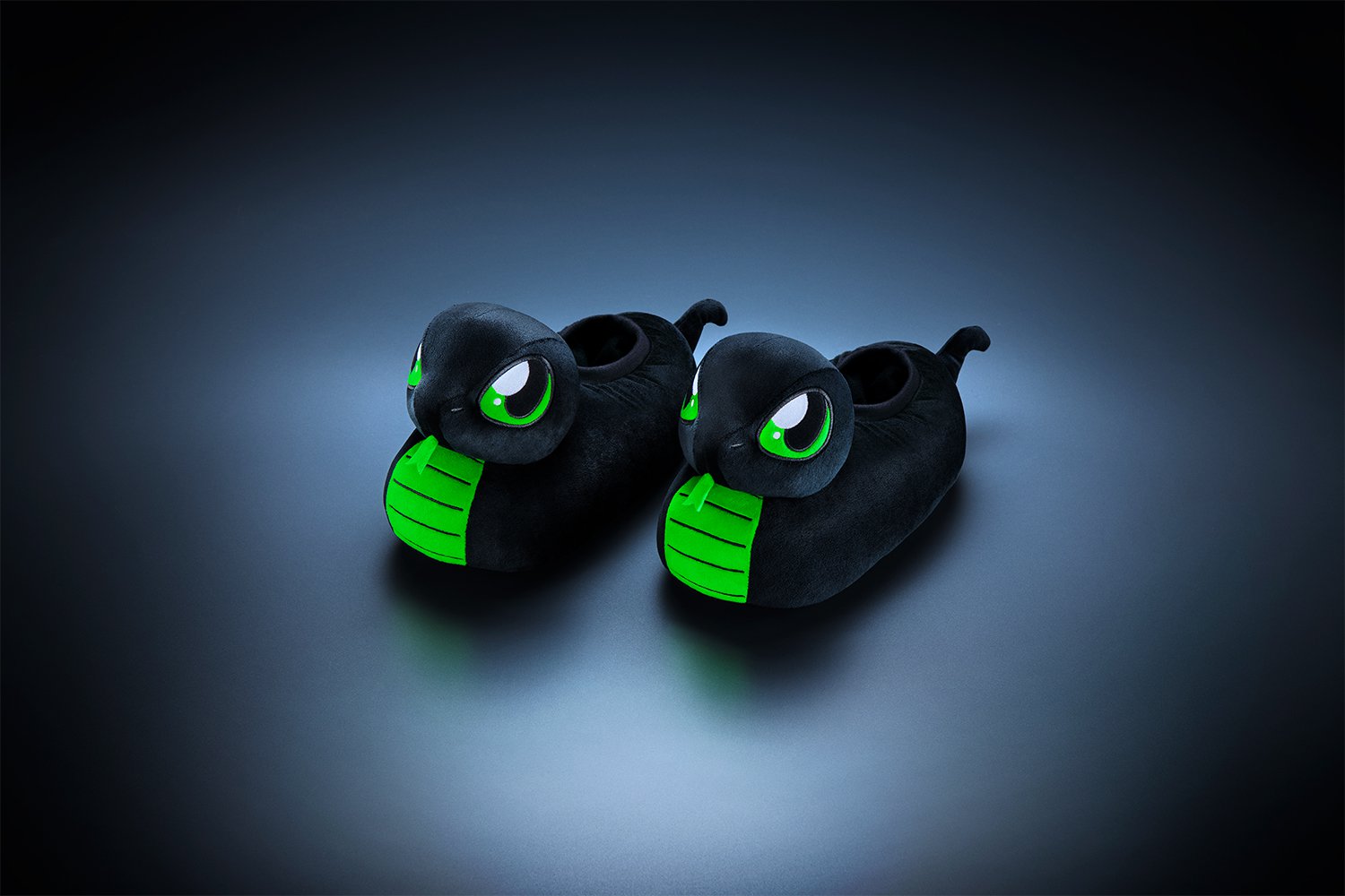 [Obrázky: Razer_Sneki_Snek_slippers.jpg]