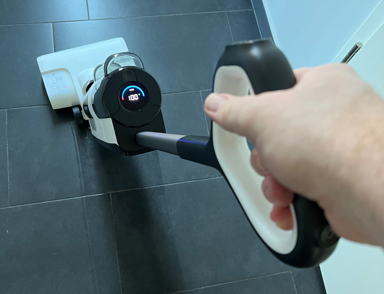 Roborock Dyad Pro review: Wet & dry vacuum cleaner with app allows