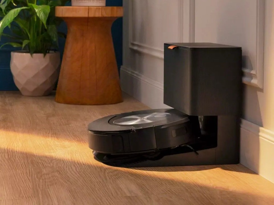 iRobot drops its first-ever combo mop and vacuum robot, the Roomba Combo  j7+