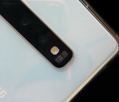 Leaked Live Photo Of The Samsung Galaxy S10 Teases White Ceramic