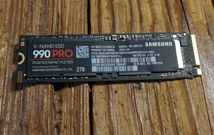 990 PRO PCIe 4.0 NVMe M.2 SSD