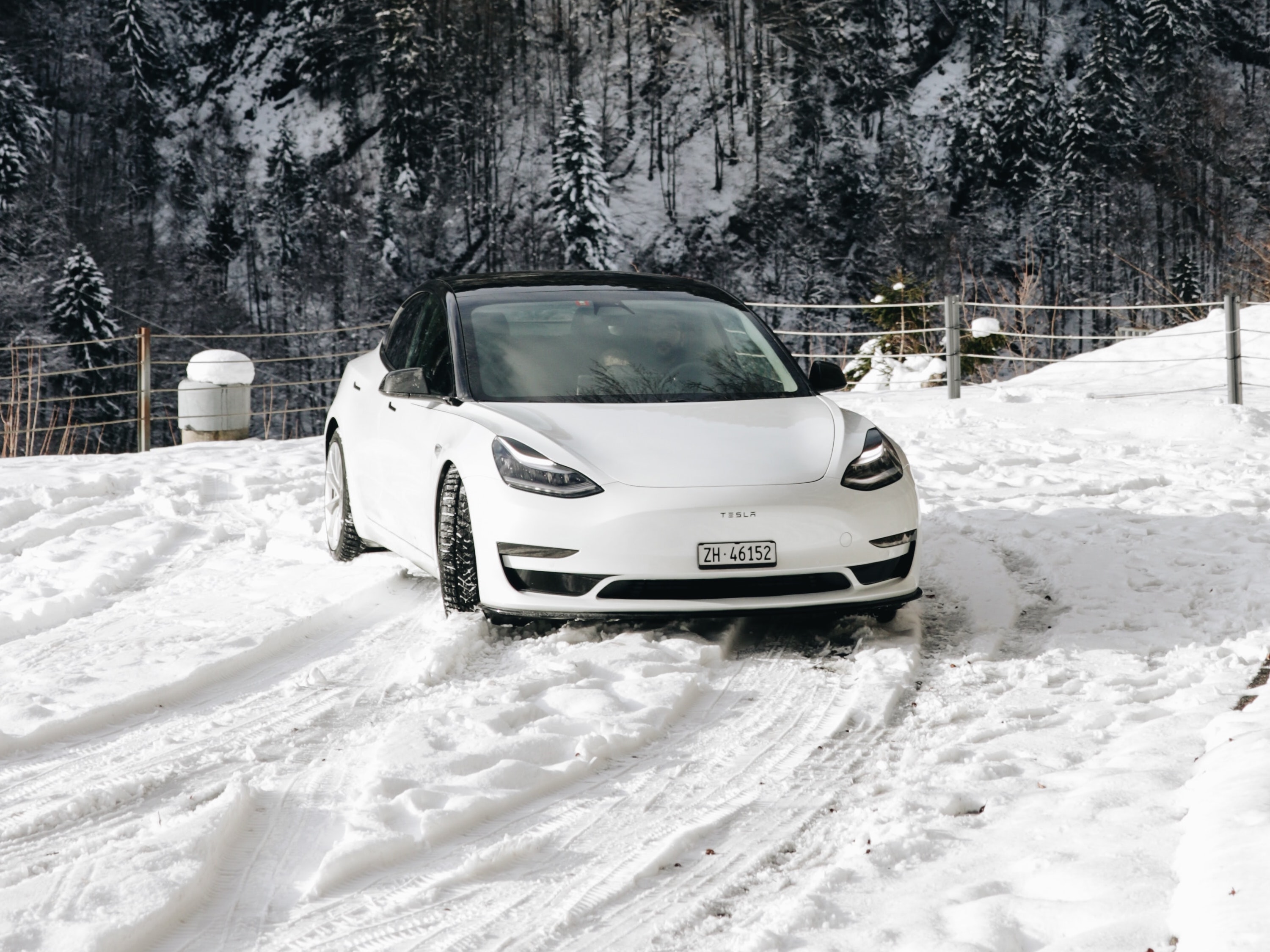 Tesla tries to fix the Model 3 and Model Y heat pump issues in cold weather with yet another software update - News