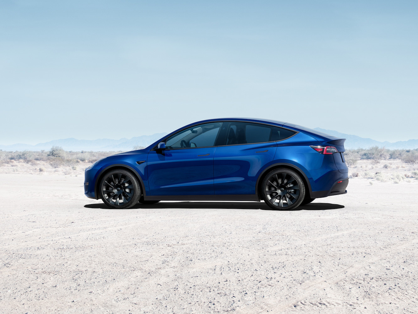 Кроссовер Tesla model y