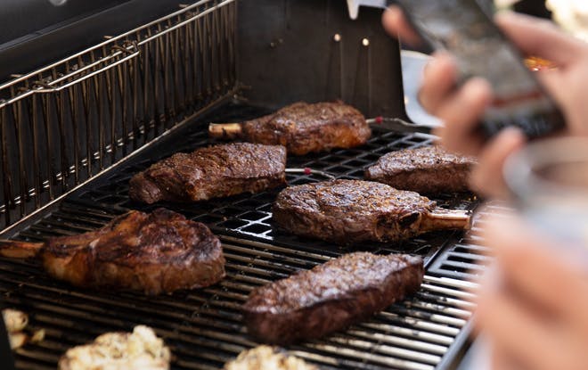 Weber's New Smart Grill Has a Top-Down Broiler and Heat Sensors to Maintain  Ideal Temps - CNET