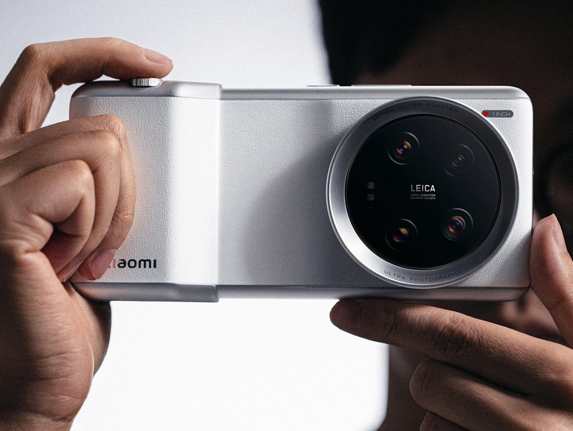 Xiaomi 13 Ultra: White professional photography kit arrives with
