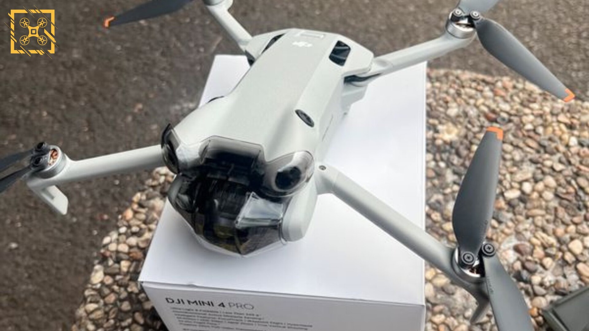 DJI Mini 4 Pro: New pictures of upcoming 249 g drone leak with DJI RC 2  remote controller -  News