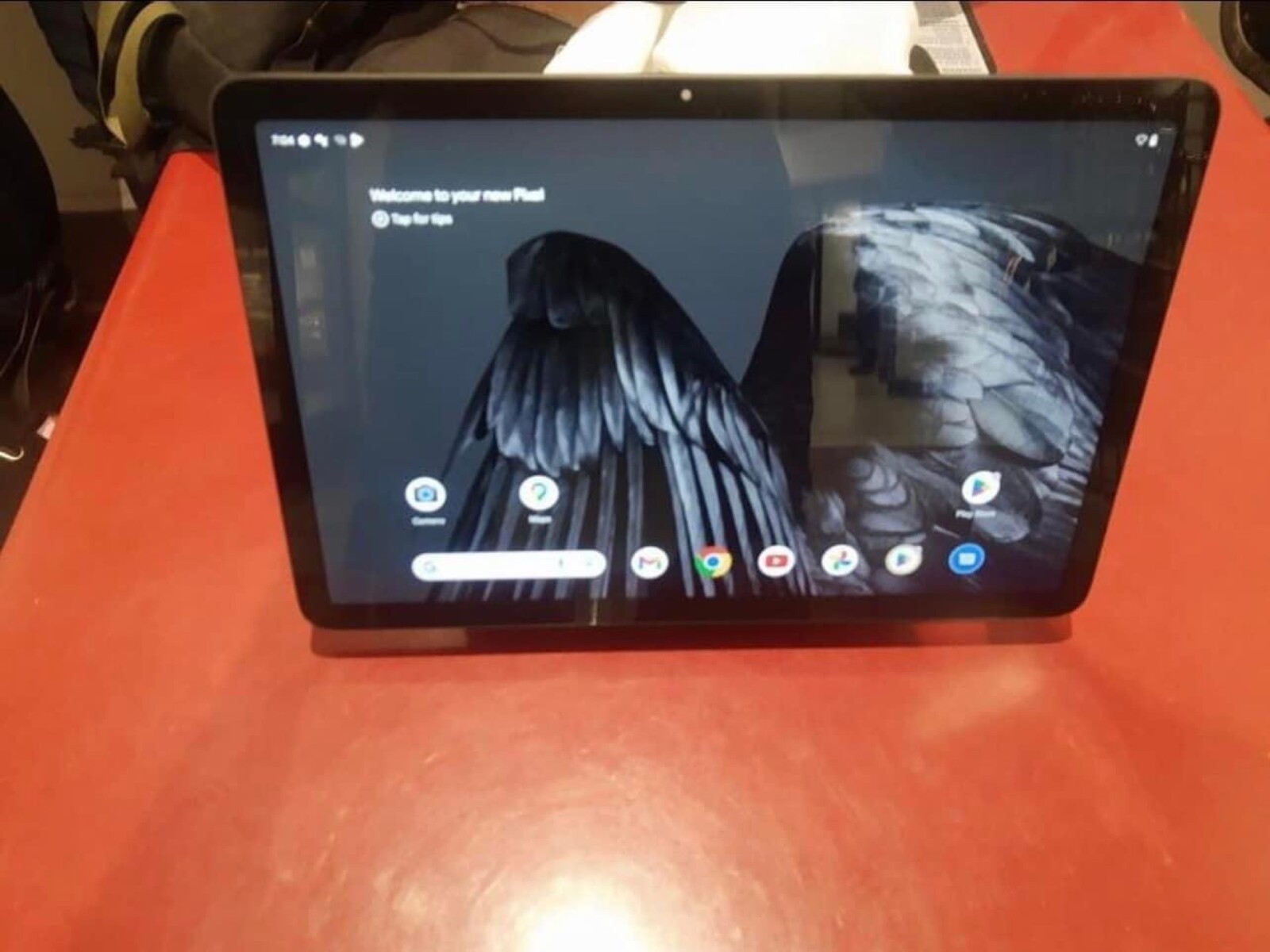 Google Pixel Tablet: Prototype unit leaks with wireless charging