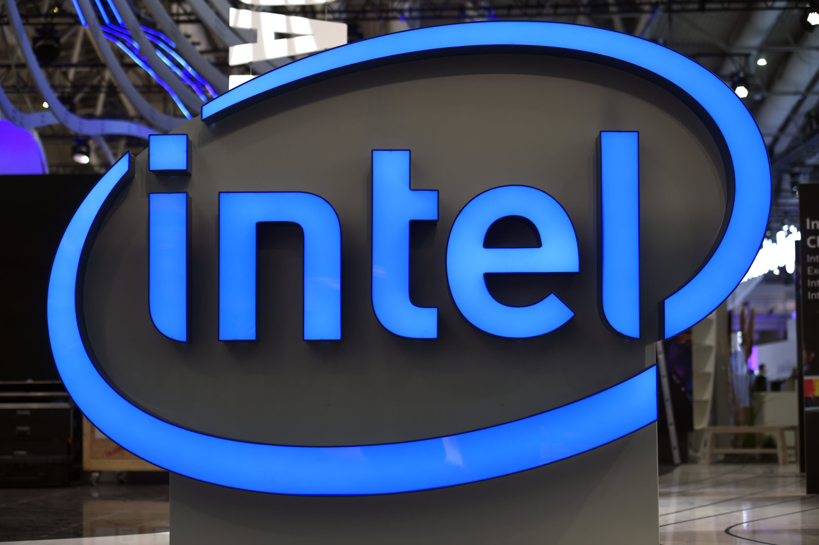 Intel releases impressive Q3 financial report, 14 nm shortage expected