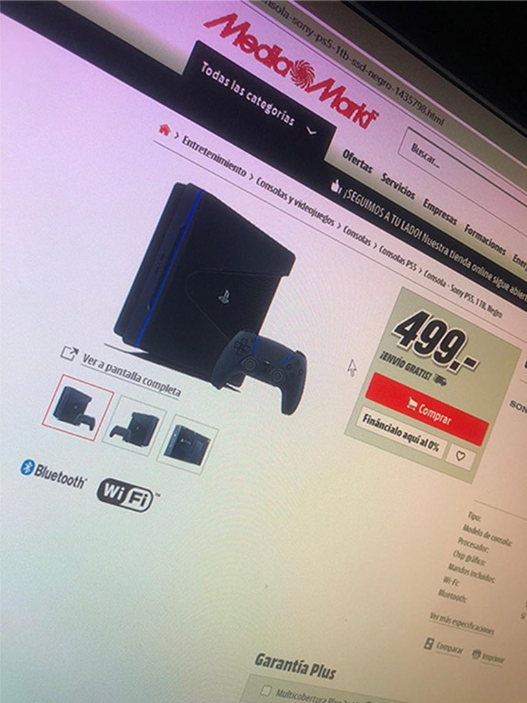 personlighed folder voksenalderen MediaMarkt trolls PS5 price and console design leak attempt and two-tone  fan-made PlayStation 5 concept renders elicit memories of the PS3 -  NotebookCheck.net News