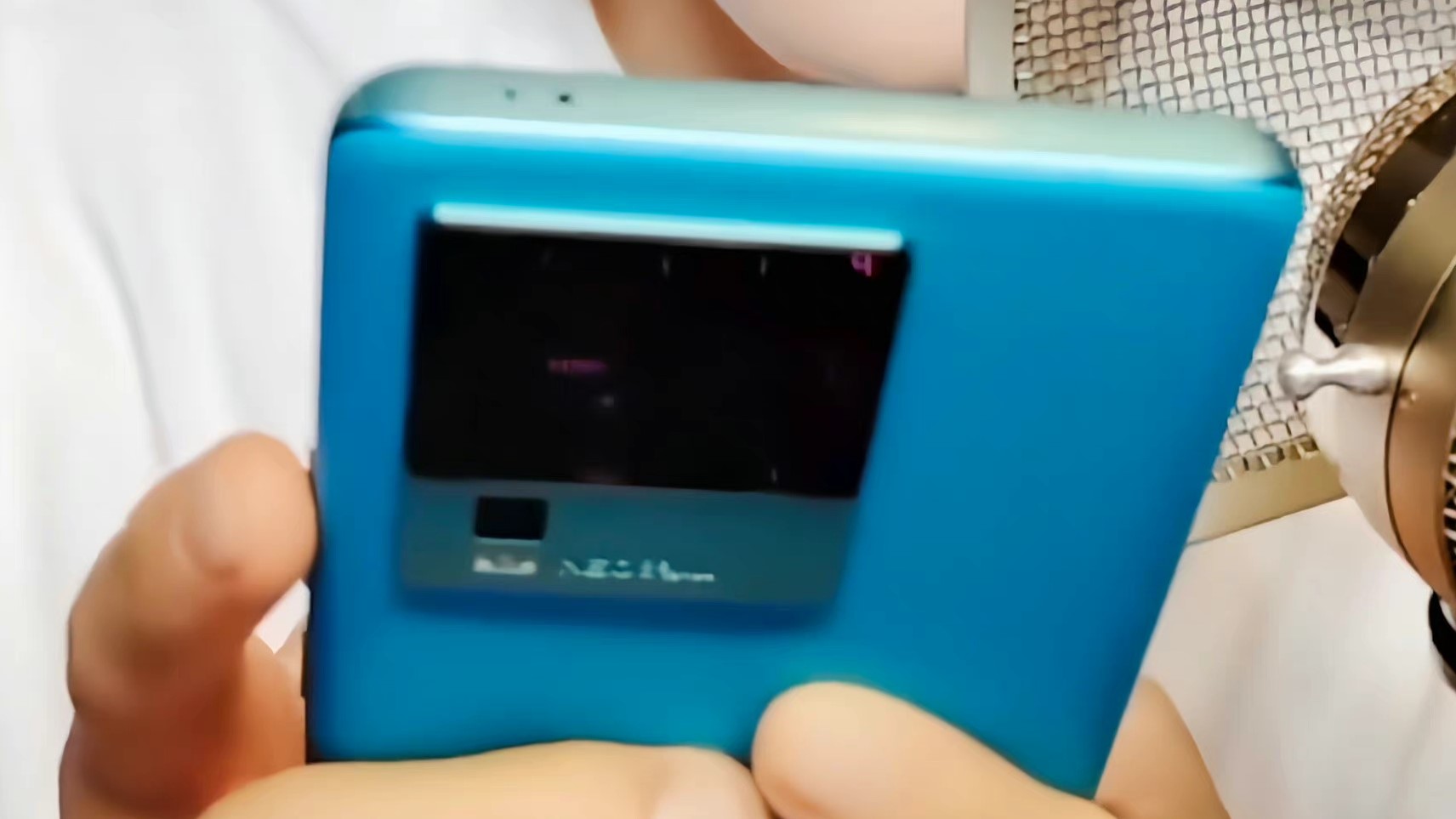 iQOO Neo7 will launch in a bright blue colorway with a periscope