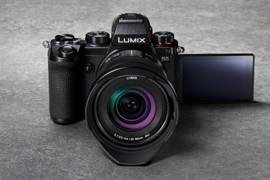 35% off Panasonic Lumix S5 full-frame mirrorless camera, with up to 30% discount on 20-60 mm lens kit on Amazon
