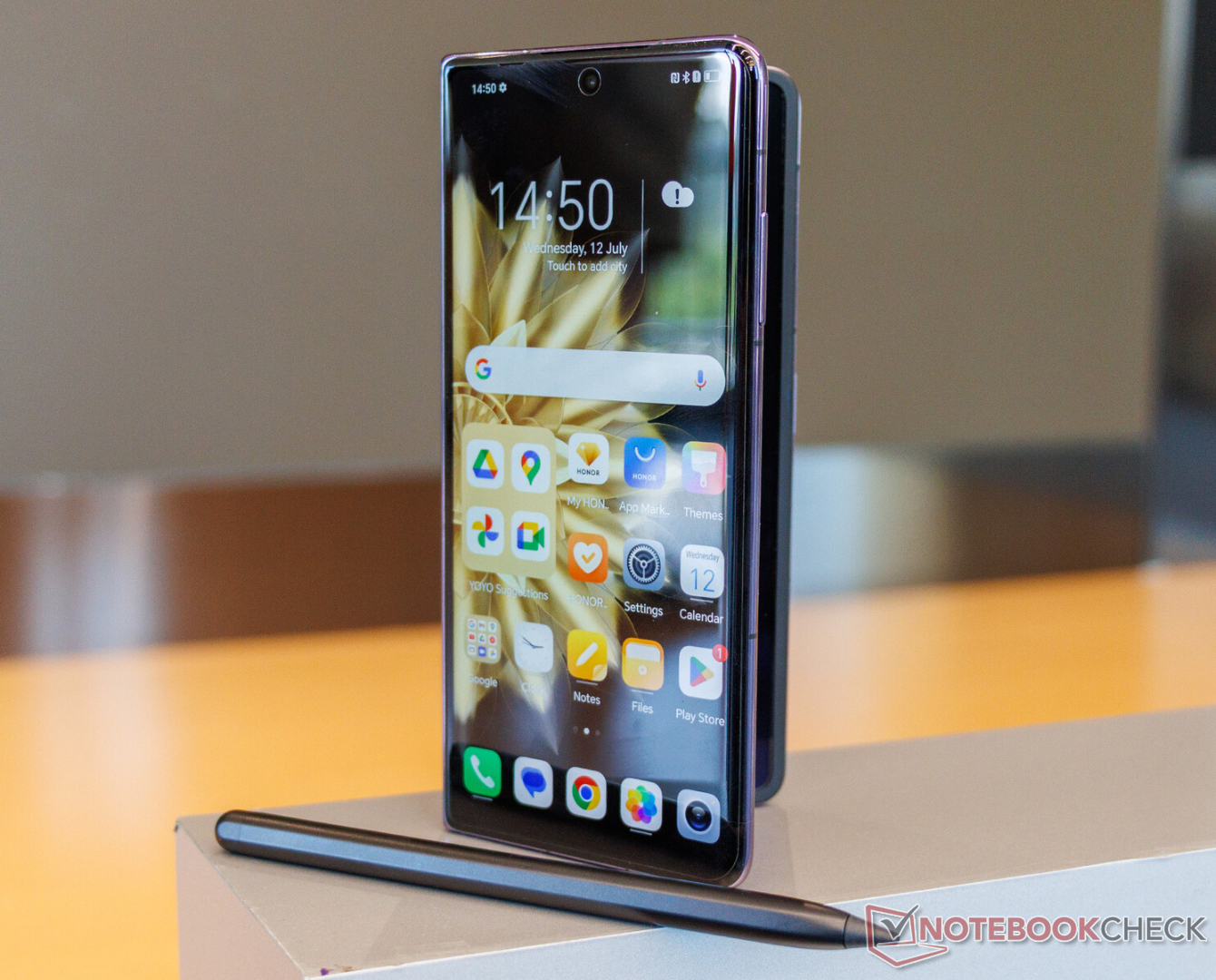 Honor Magic V2: Samsung Galaxy Z Fold5 rival debuts in Europe with thinner  and lighter build but with larger battery and flagship hardware -   News