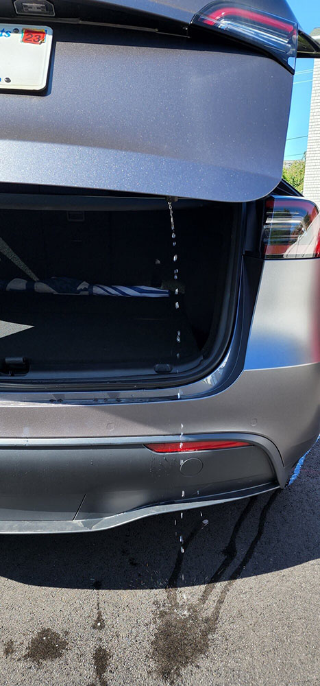 The Model Y liftgate lamp gaskets can let water in