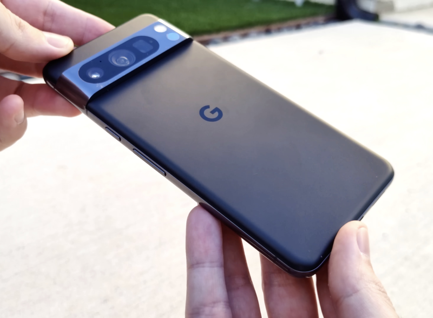 Google Pixel 8 Pro Survives Durability Test, Fares Better Than iPhone 15 Pro  Max