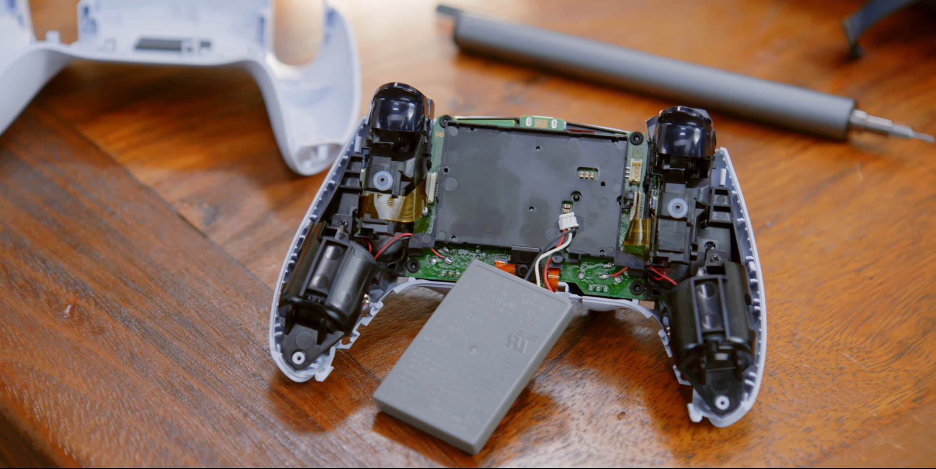 PS5 DualSense Edge Controller Teardown: A $200 Step in the Right Direction  