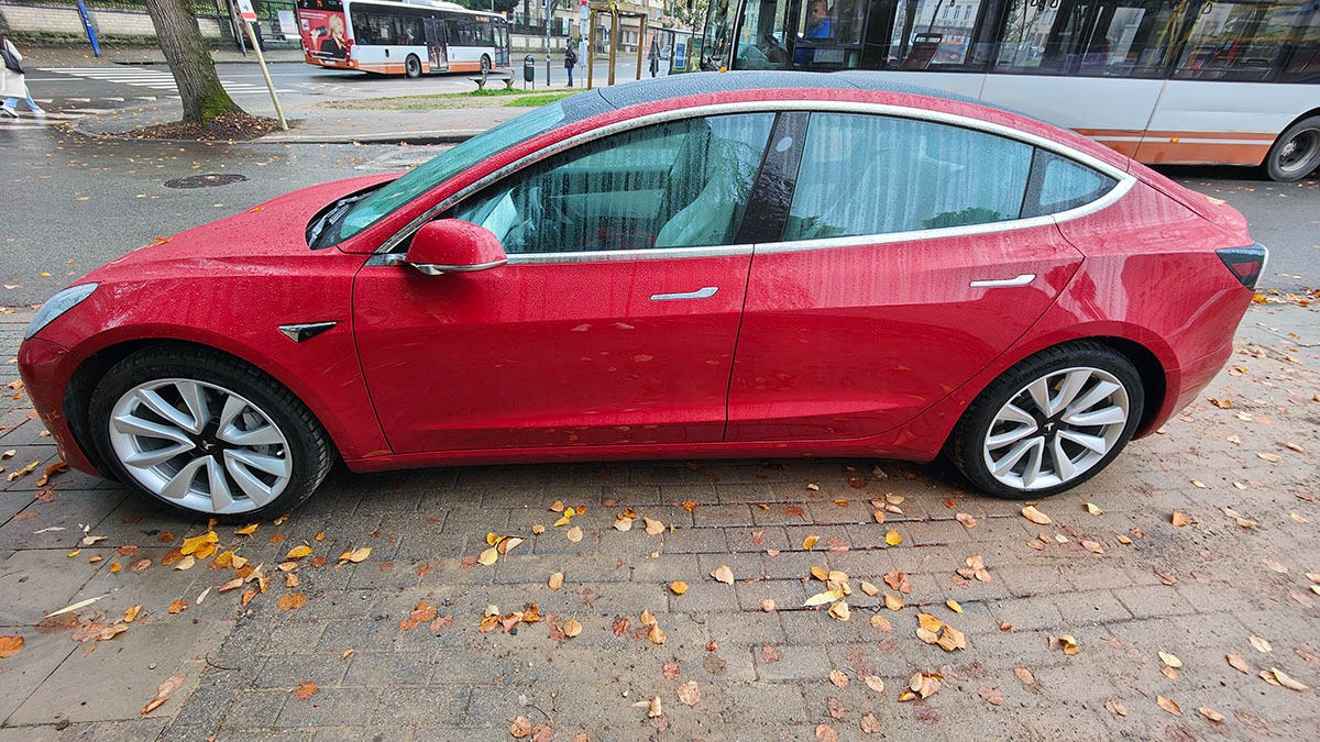 2024 Tesla Model 3 With New Face and Interior Finally Arrives in US