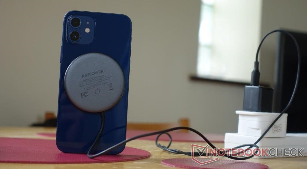 navneord smid væk Ansøger RAVPOWER 15W Wireless Charger hands-on review - NotebookCheck.net News