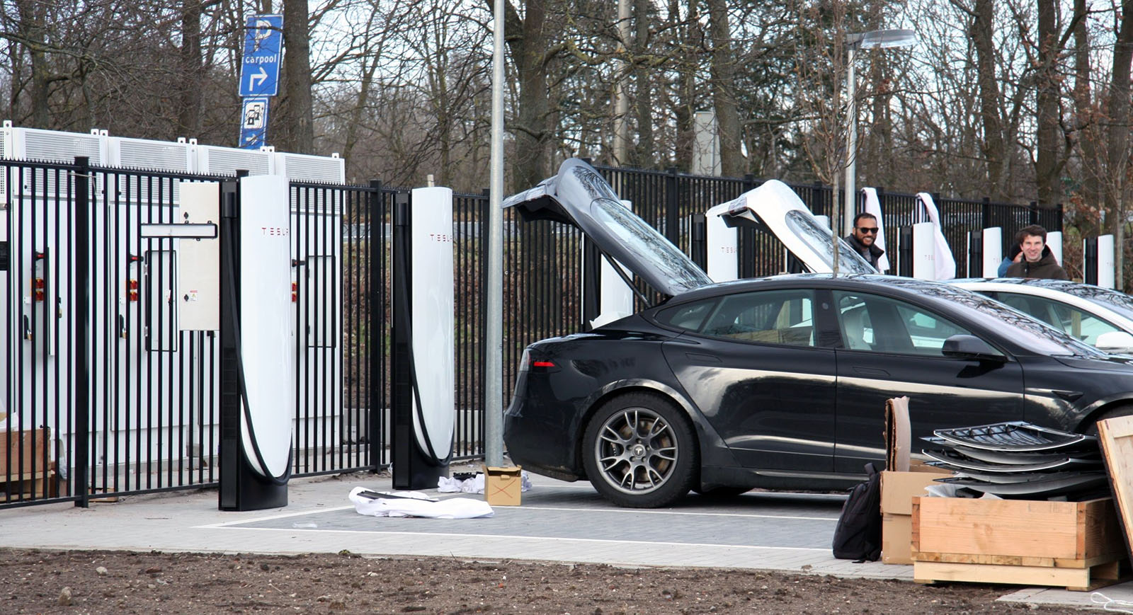 New Tesla Supercharger Design Offers Much Longer Cables And Easier 