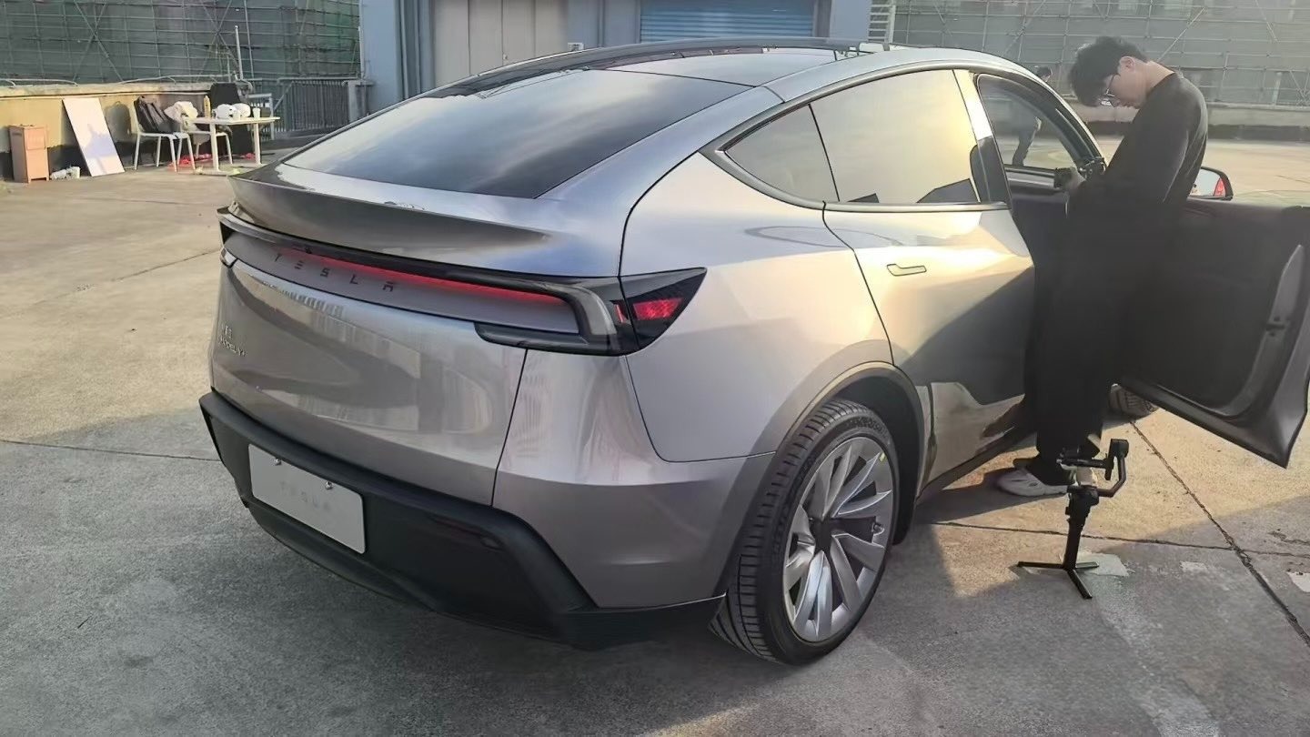 First 2025 Model Y Juniper review photos reveal the new interior and fresh Glacial Blue color