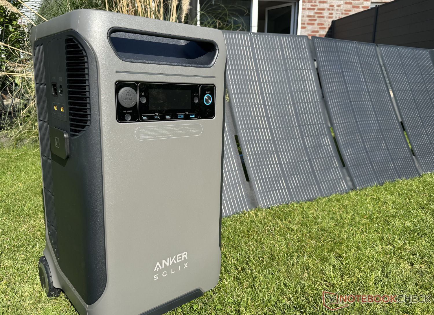 Anker Solix F3800 hands-on review: The monster power station can even  charge electric cars via solar power - Notebookcheck Review