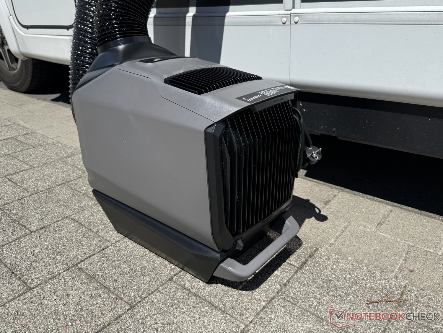 Smart cooling in hot summers: Portable air conditioner EcoFlow