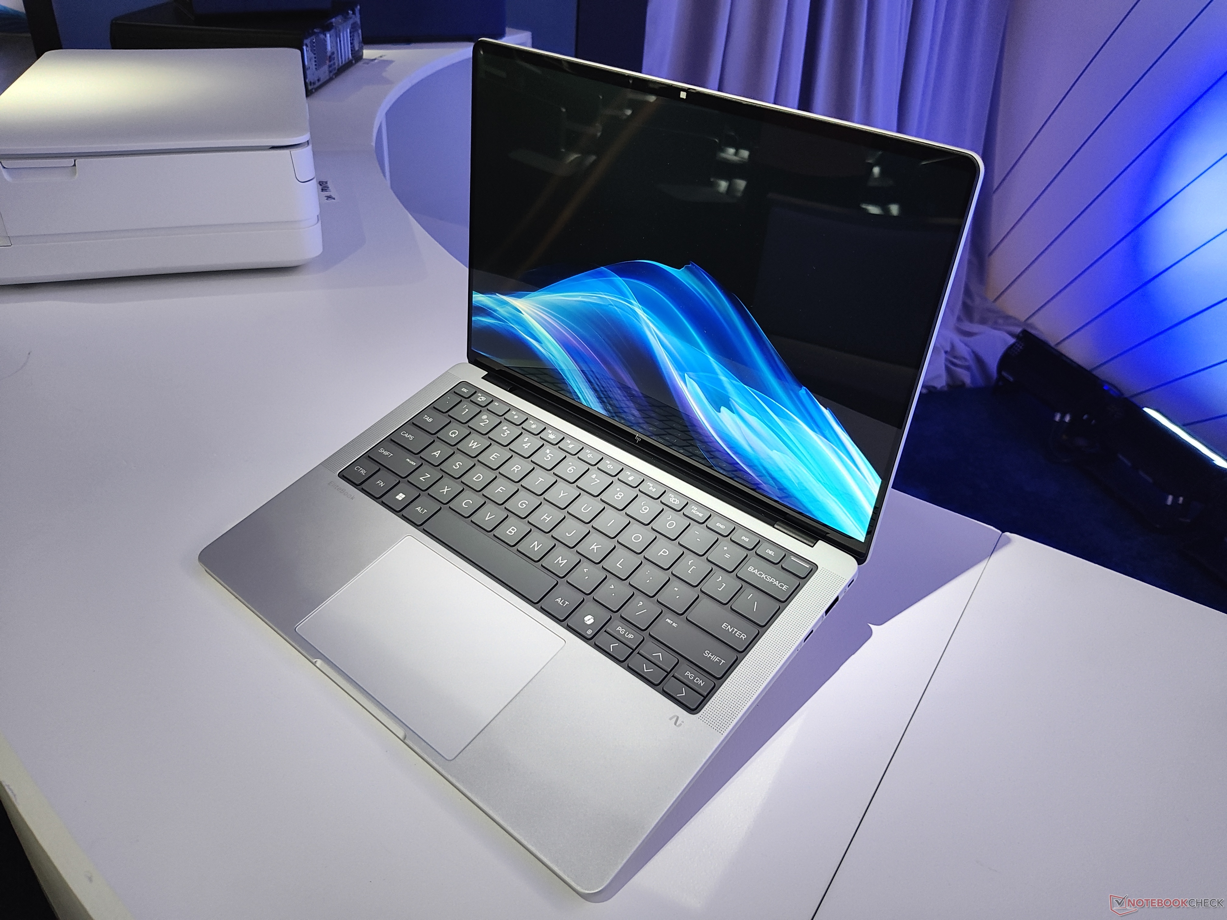 S展示品／Ry9 HX PRO 375／６４GB／EliteBook X G1a Hands on: HP EliteBook X G1a with AMD Ryzen AI 9 HX Pro 375