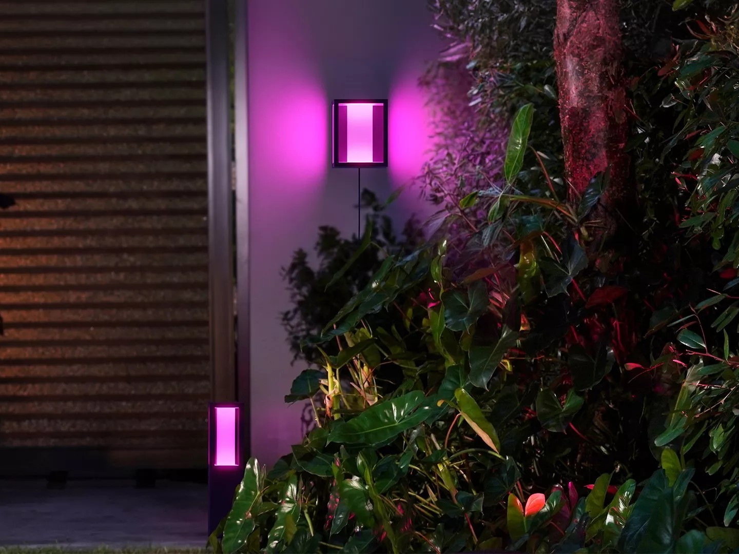 Hue impress outdoor wall light store