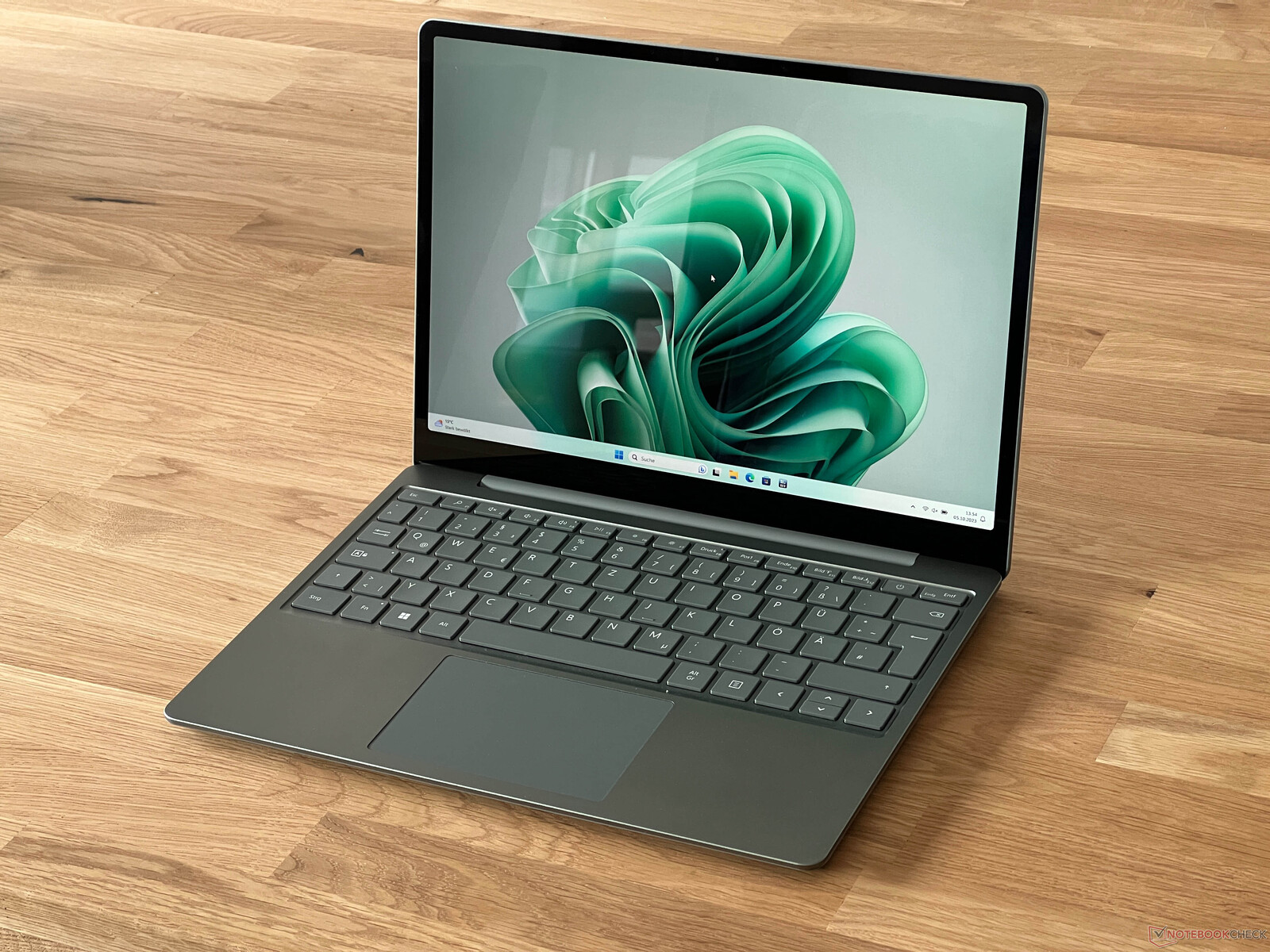 Microsoft Surface Laptop Go 2 Review: a Stellar Compact Ultrabook