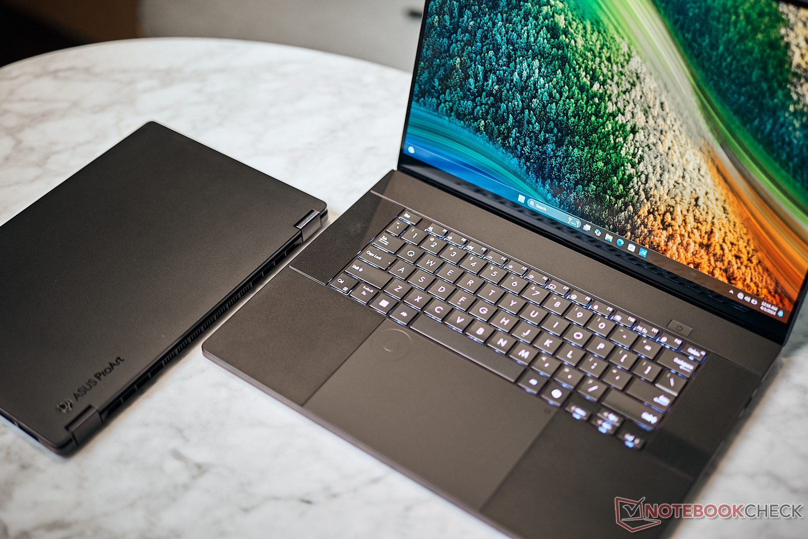 PC Portable Asus ProArt P16 - Ryzen AI 9 HX 370, RTX 5070, 64 Go RAM, 1 To SSD, Écran 16" OLED - Noir AZERTY