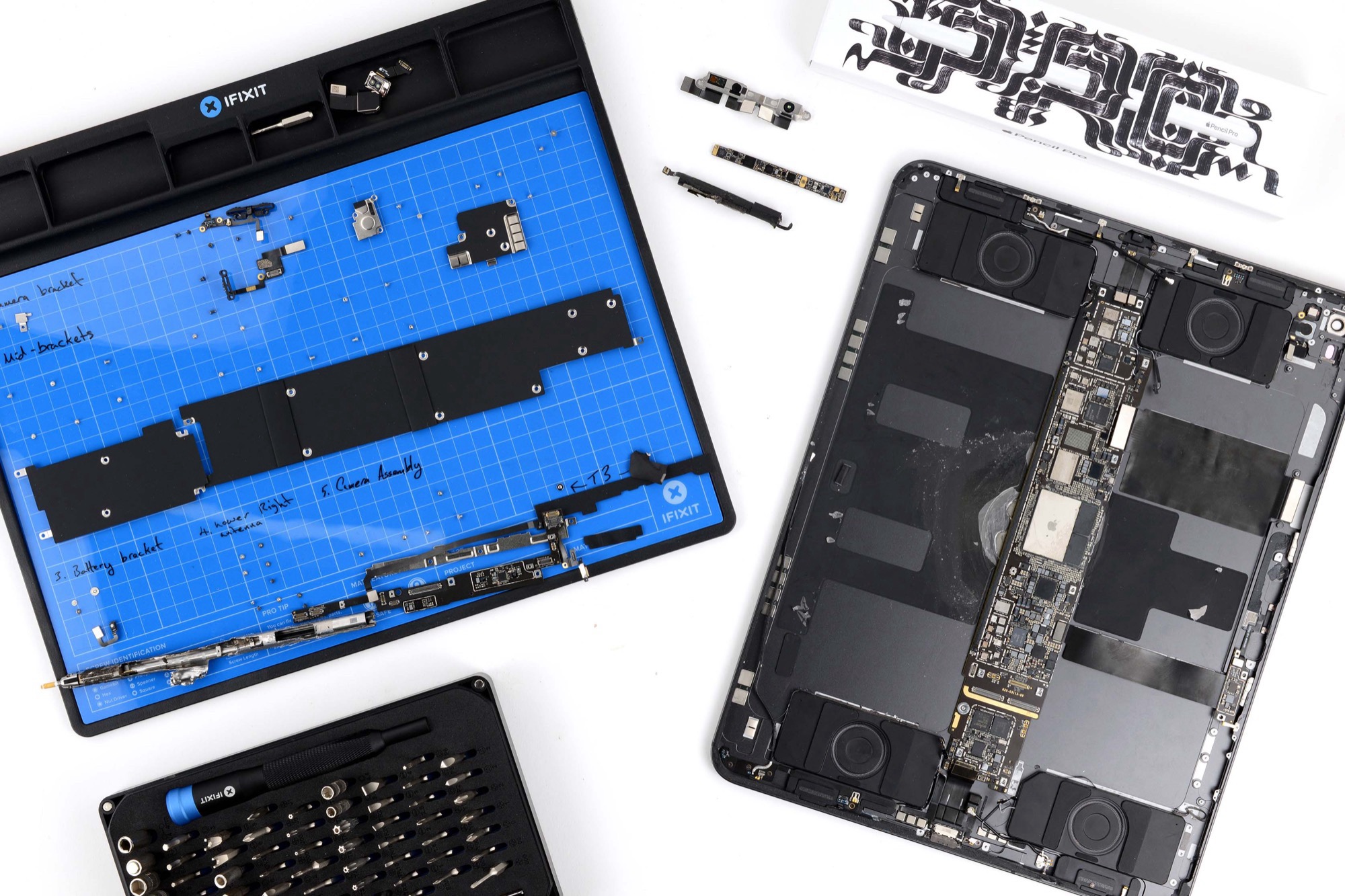 Apple will soon sell iPad replacement parts directly to consumers. (Image source: iFixit)