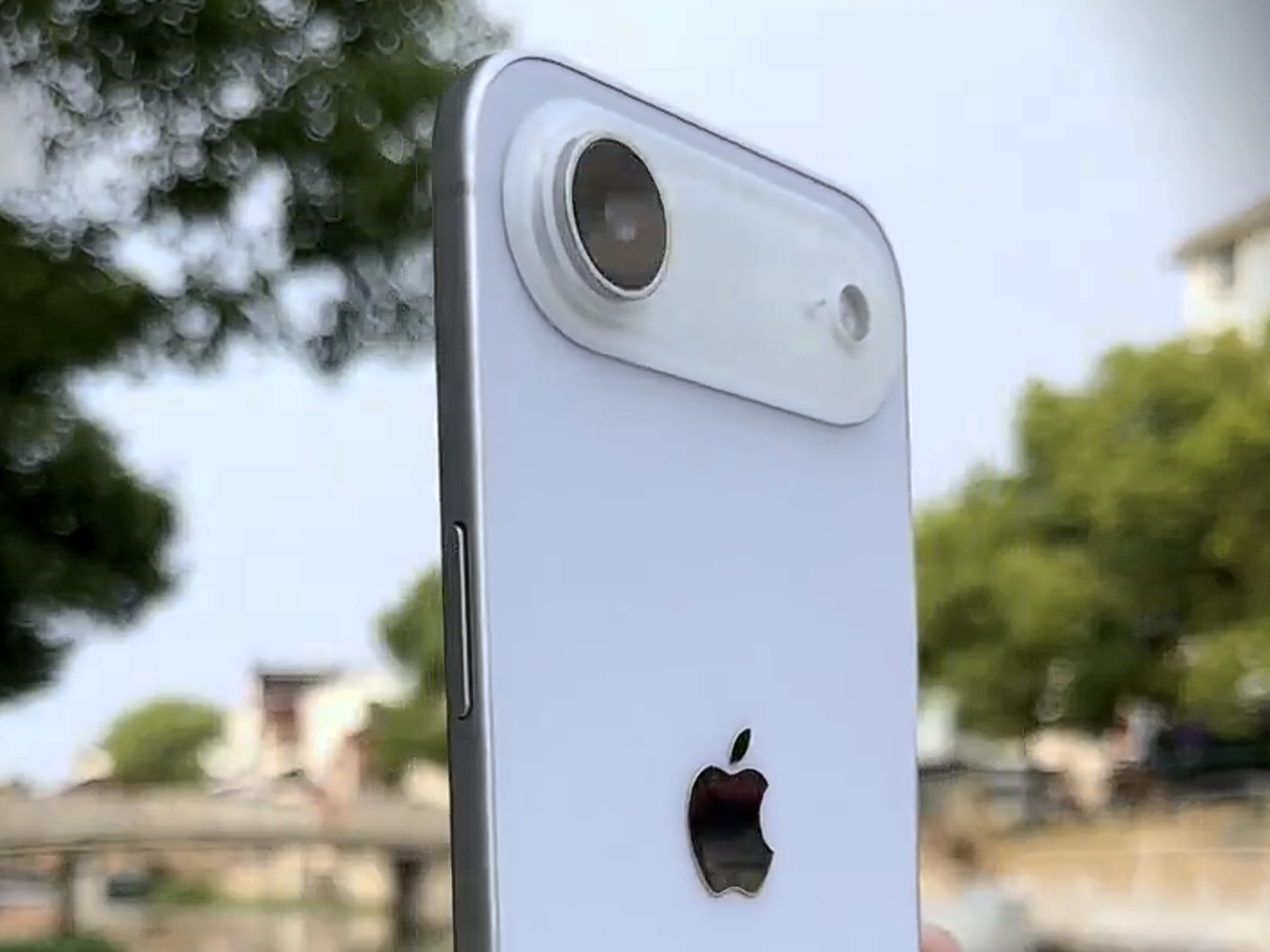 iPhone 17 Air Leak Reveals Silicon-Carbon Battery, Ultra-Light Aluminium Design 3 Apple iPhone 17 Air tipped to feature tiny battery even with silicon-carbon tech