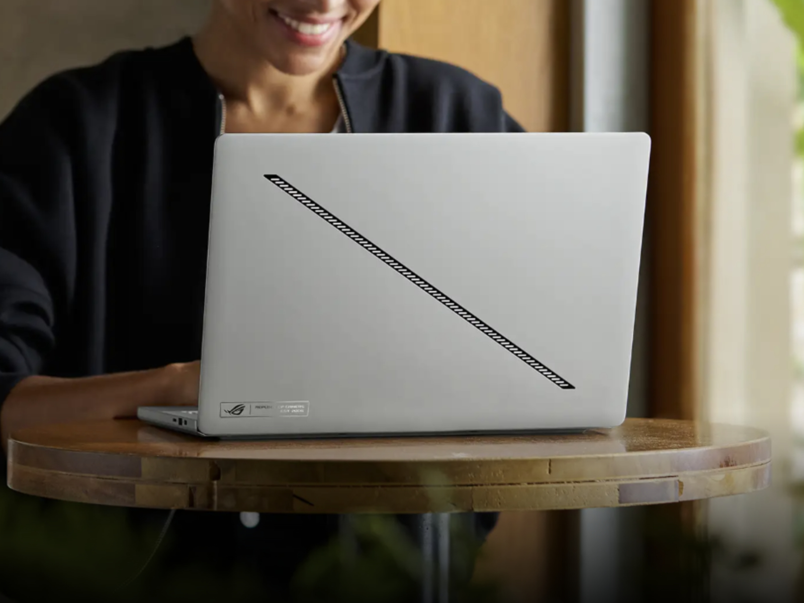 Asus releases new 14-inch gaming laptop with AMD Gorgon Point and 120 Hz OLED display