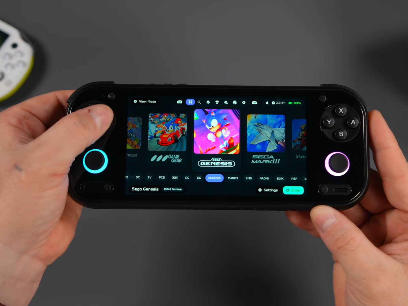New Anbernic RG 55G1 tested: Affordable handheld console impresses in games