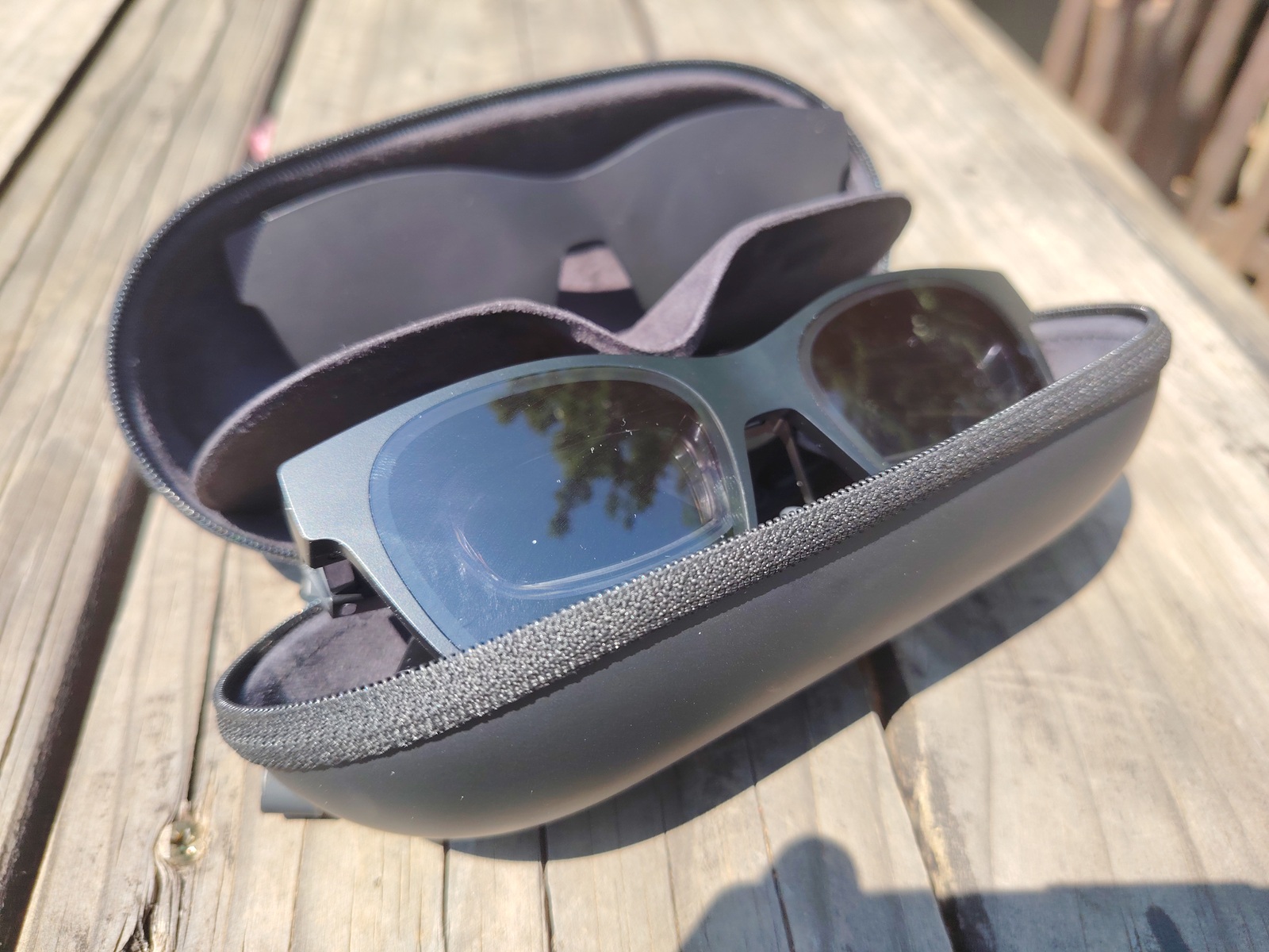 When you unpack the XReal Air in 2025—a pair of AR glasses originally released in 2022 for around US $299-$349—you immediately feel the ambition. (Image source: Darryl Linington - Notebookcheck)
