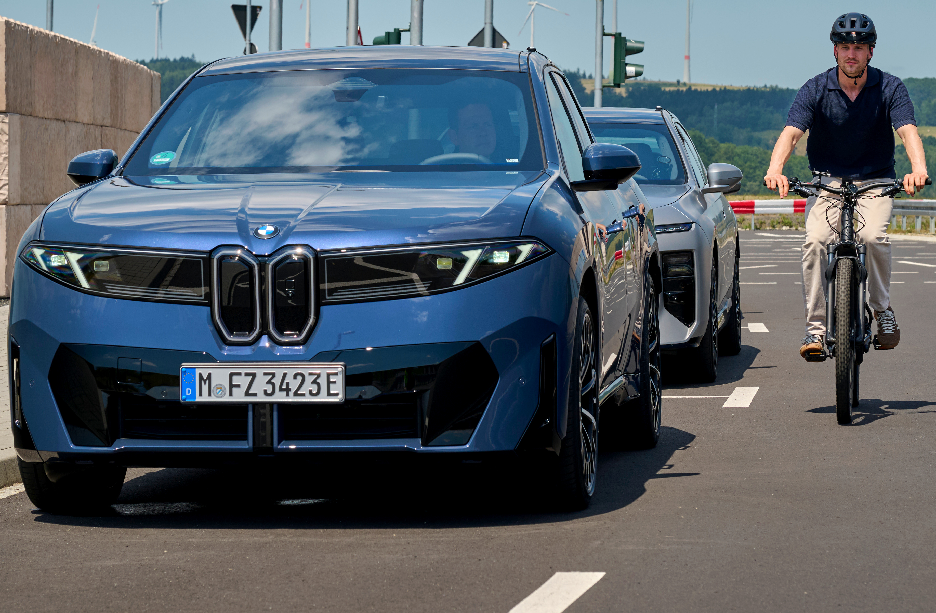 Here's how the BMW iX3 wants to prevent parking accidents