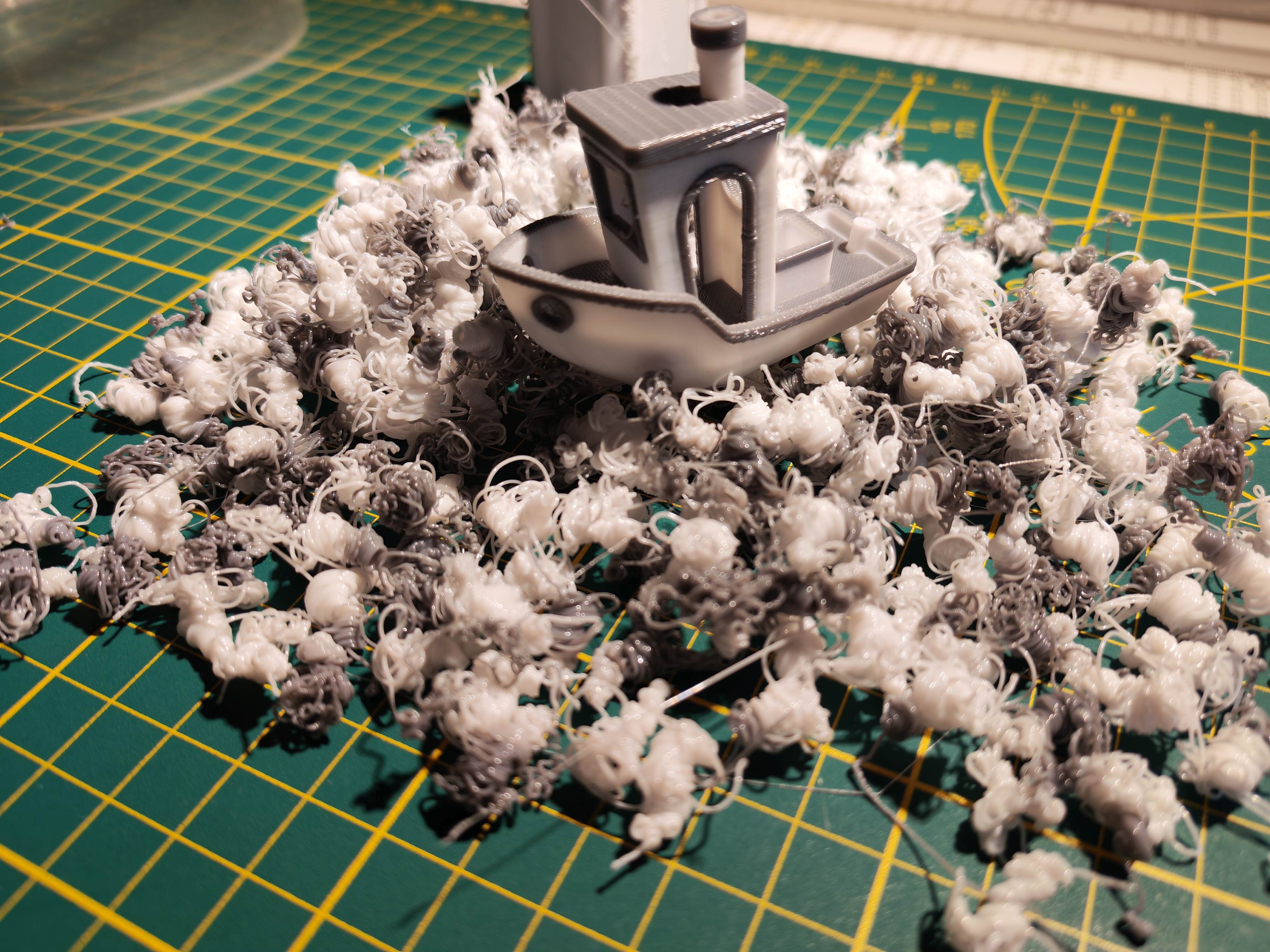 Bambu Lab X2D in detail: Dual nozzle halves printing time and drastically reduces waste