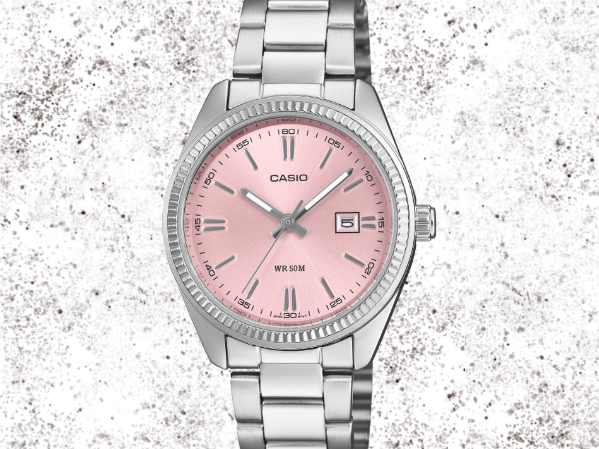 New Casio Heritage watch with metal strap appears