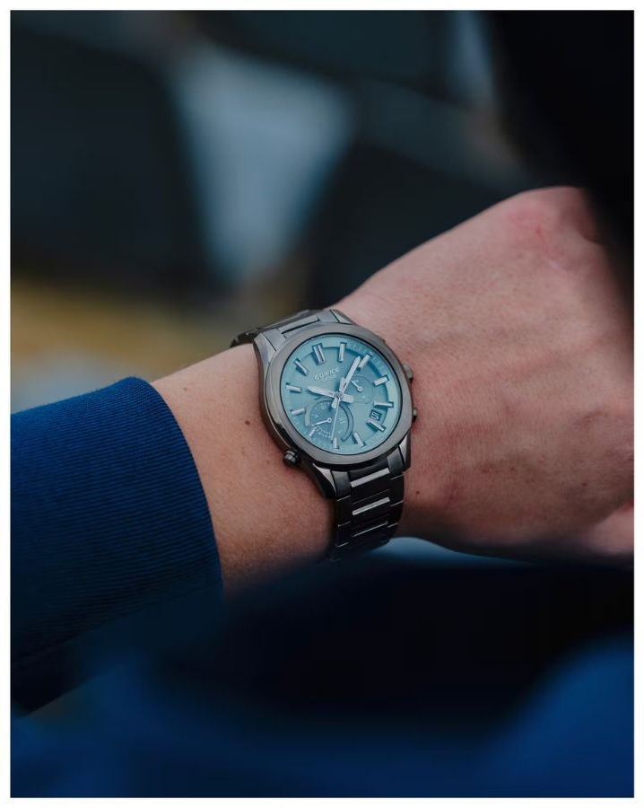The Casio Edifice EQB-13002D-3A watch