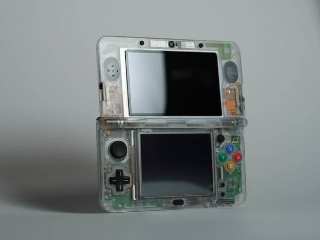 You can finally buy functional clear shell kits for the Nintendo 3DS XL and New 3DS