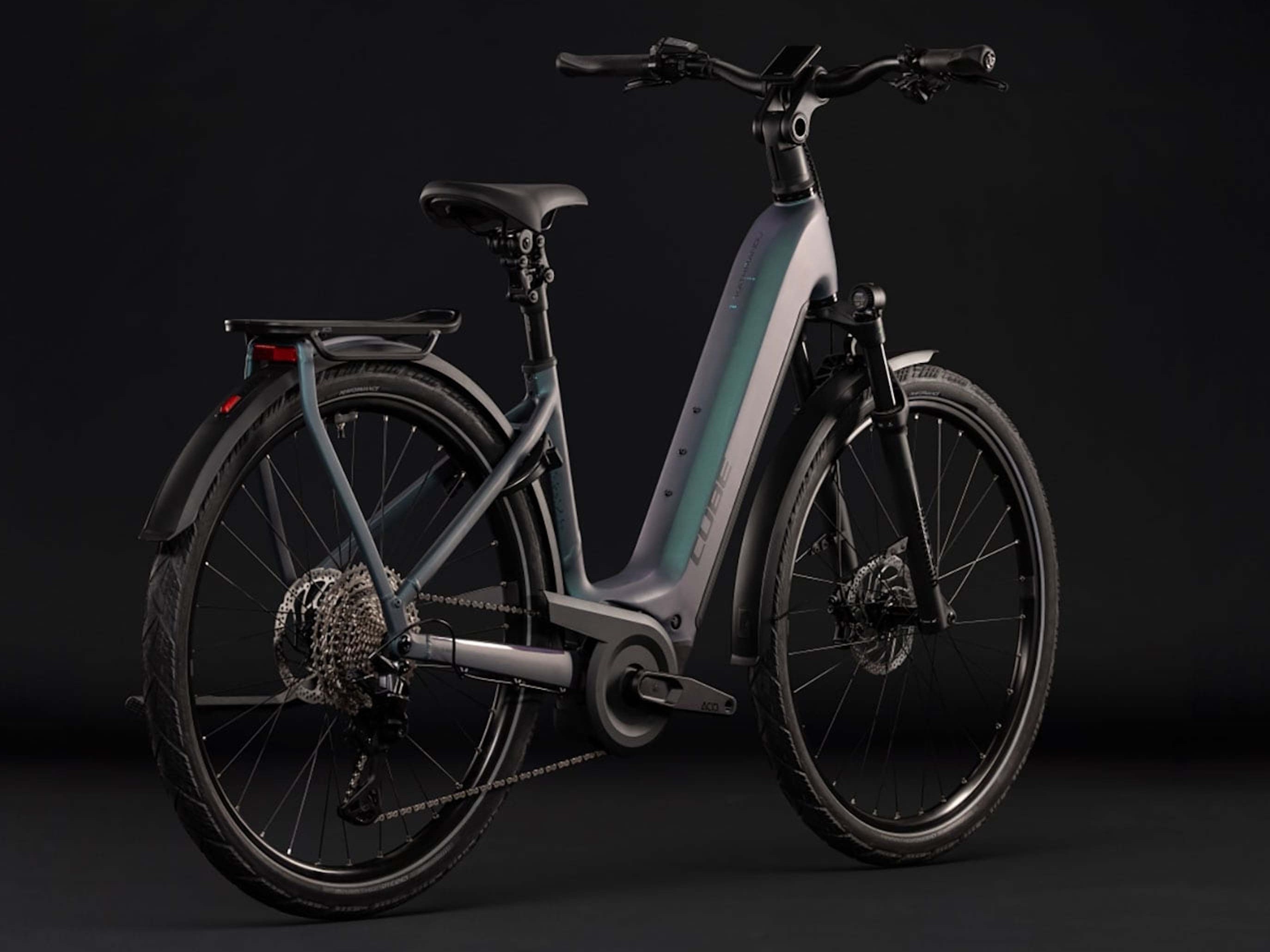 120 Nm, 800 Wh, fully equipped: New Cube e-bike features a Bosch mid-drive motor