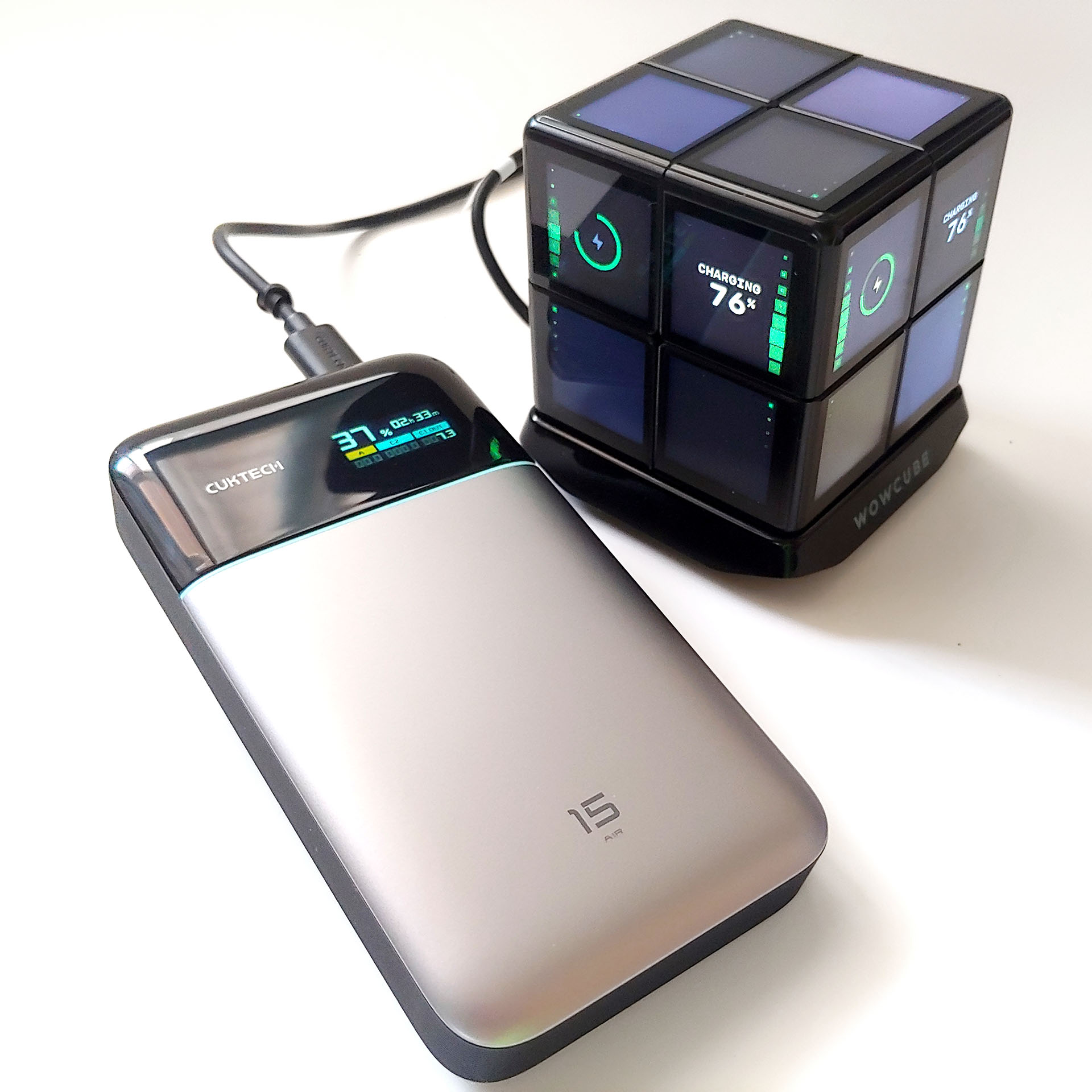 Cuktech 15 Air fast-charges a WOWCube with its 15,000 mAh battery.